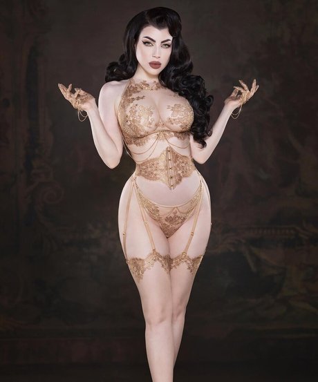 Threnody In Velvet star sexy picture