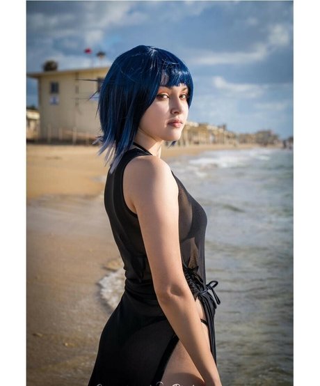 Emily Cos star hd img