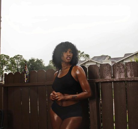 only asia4 naked model photos