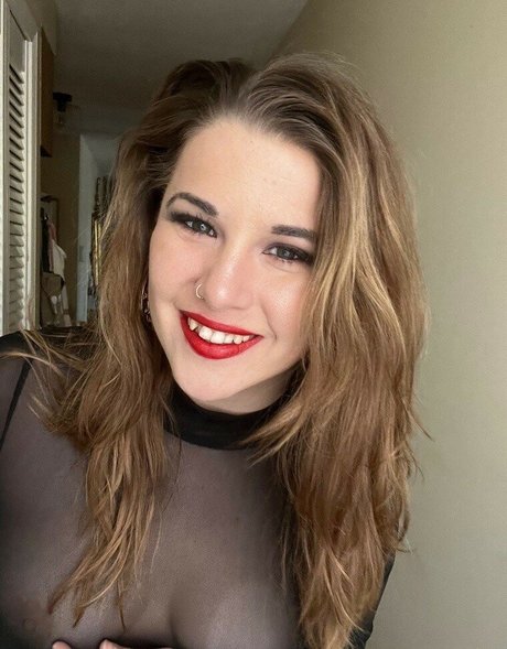 Bourbonformyalpacas model pretty img