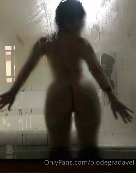 Bi0degradavel nude pornstar image