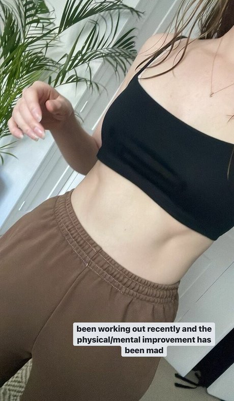 Seen Ellbats pornstar pretty images