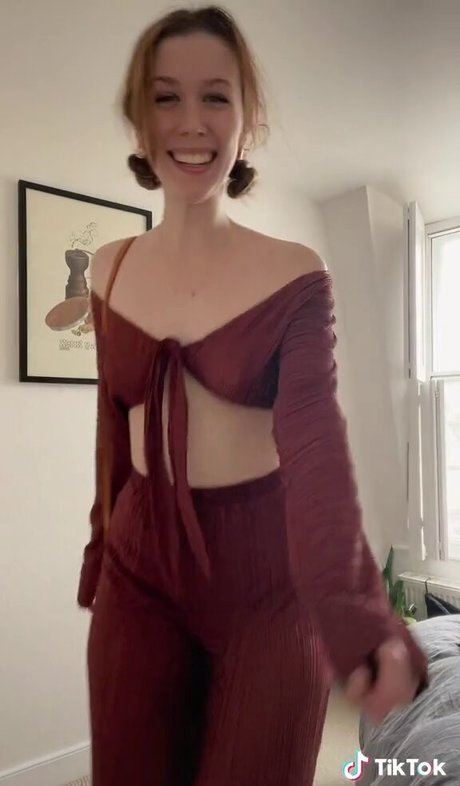 Seen Ellbats pornstar pics