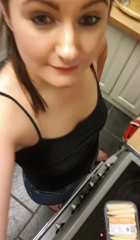 boredenglishwife model sexy image