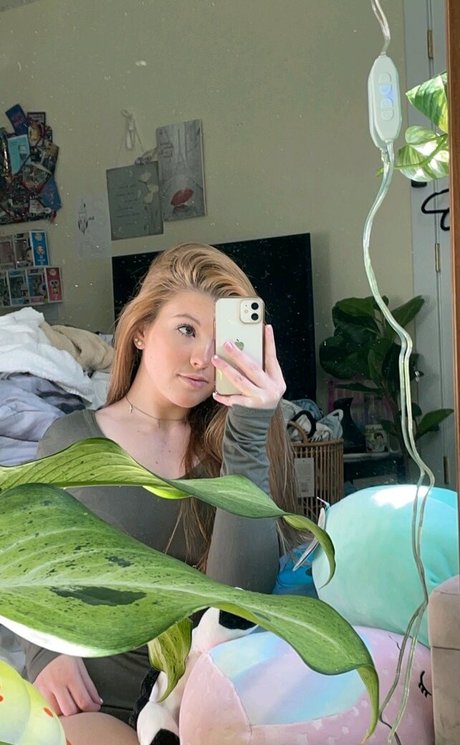 Lauren Suzaanne erotic star img