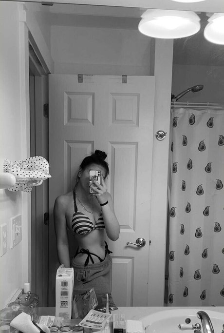 Lauren Suzaanne model sex picture