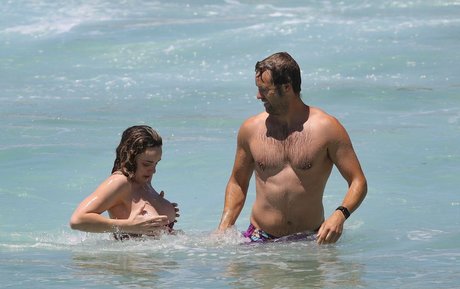 Bbie Chtfield hot pornstar galleries