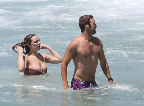 Bbie Chtfield sexy model galleries