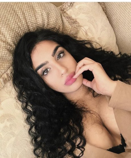 Sherxual model top pictures