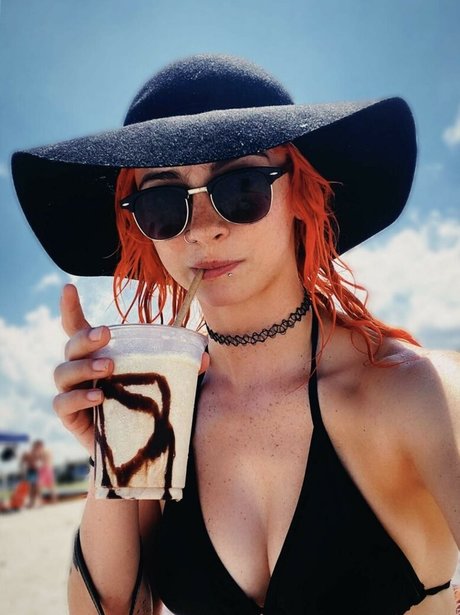 WWE GiGi Dolin star high quality images