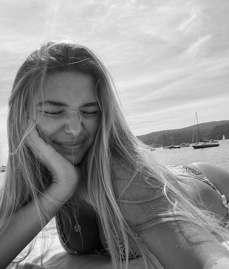 Tayla Stevenson nudes model images