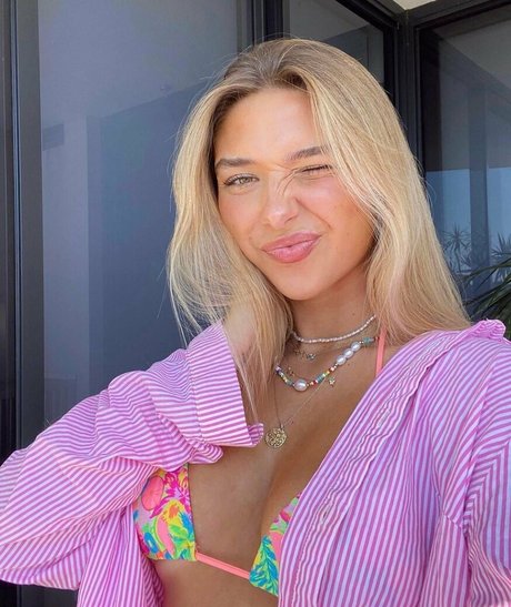 Tayla Stevenson erotic actress gallery