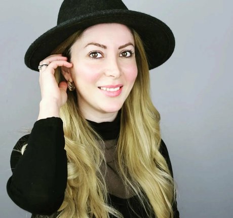 Dunya Vlog model exclusive pics