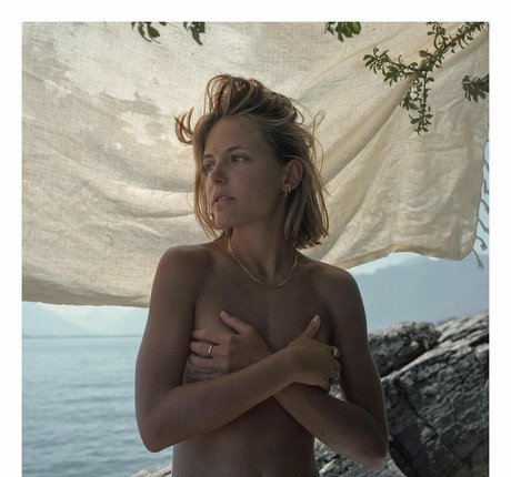 Chloe Kian hd pornstar img