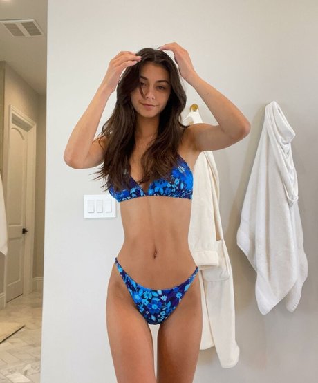 Mia Hayward star nudes gallery