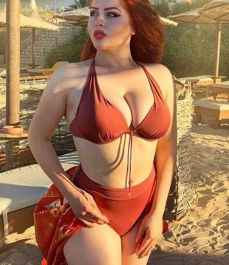 Martina Dimovska model adult img