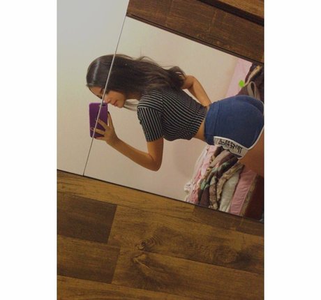 Gabriela araujo2021 adult model pic