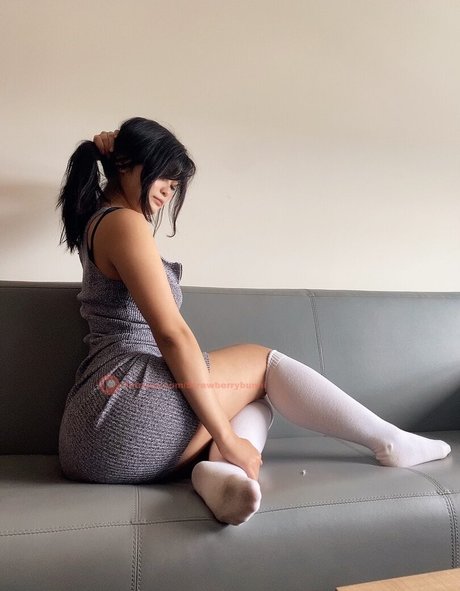 strawberrybunni model perfect pictures