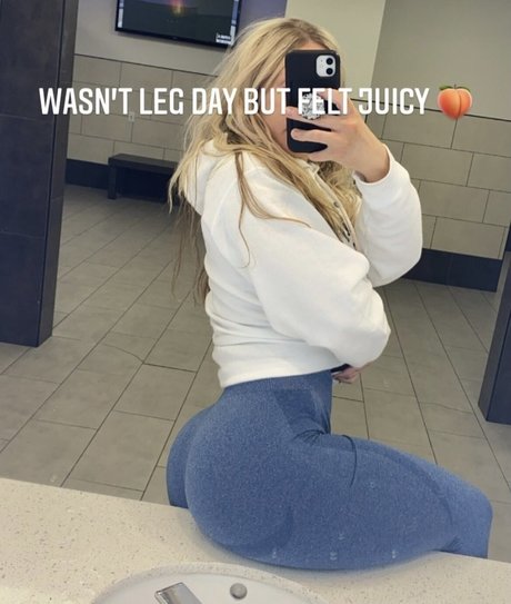 Ashleelyn__ pornographic model images