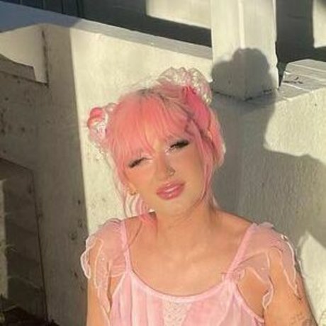 PeachPRC nudes model img