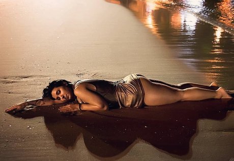 Malu Bastos model art gallery