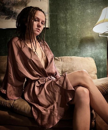 missriverlee89 erotic actress galleries