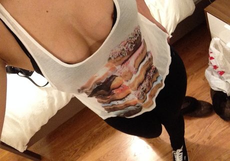 Elizabeth Barela nude star pictures