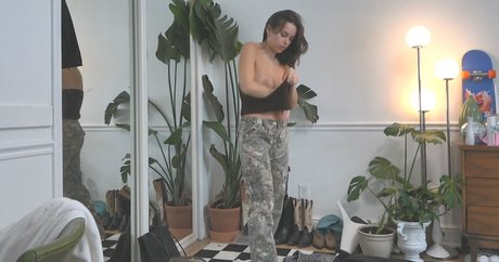 Laini Ozark model erotic photos