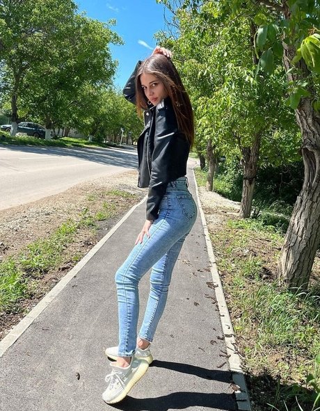 Malyshka lubov model nude pic