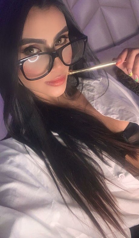 Paloma Salvatore star exclusive pics