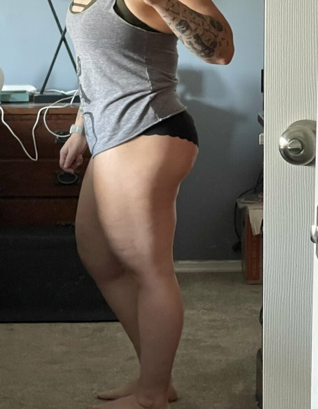 Holy Elle star free galleries