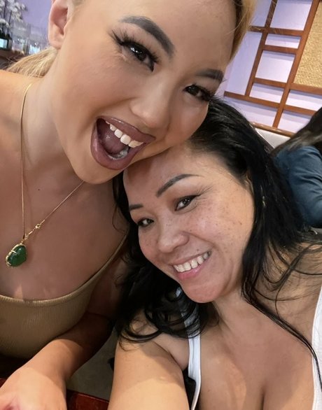 sugar4u21 naked model images