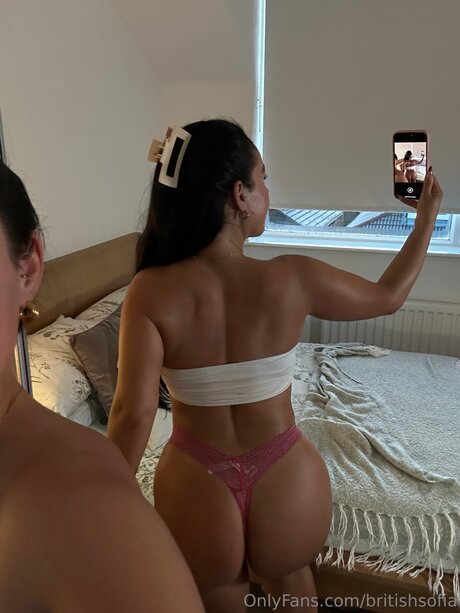 BritishSofia star sexy pic