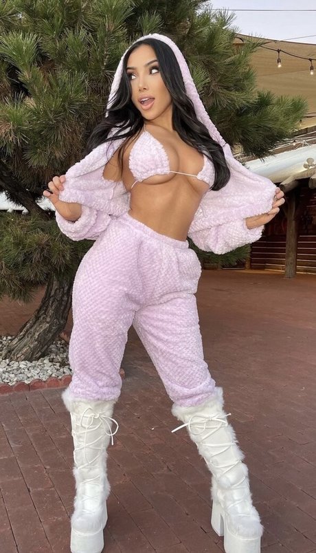 Racquel Symons nude star gallery