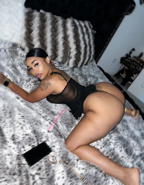 englandcouture star hot pictures