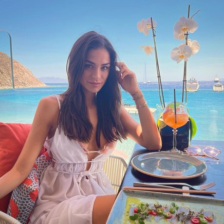 Sandra Dziwiszek pretty star archive