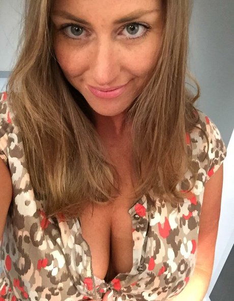 SweetHaleyGales pretty model pic