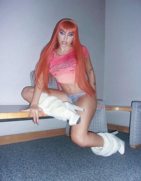 Lourdes Maria model pics