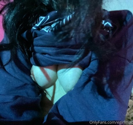 egirlmac high quality model pic