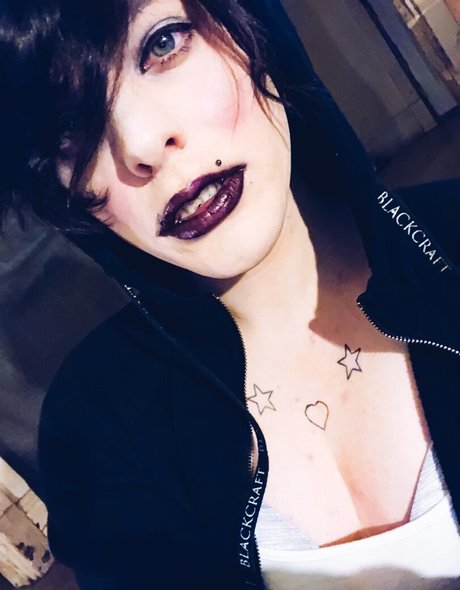 out there rowan pornographic model galleries