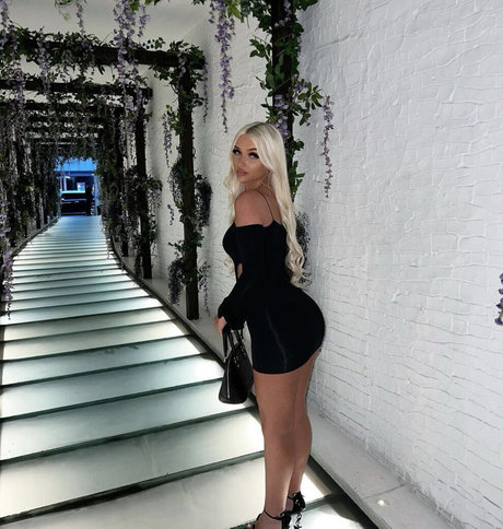 Meg Coldwell model pornographic image