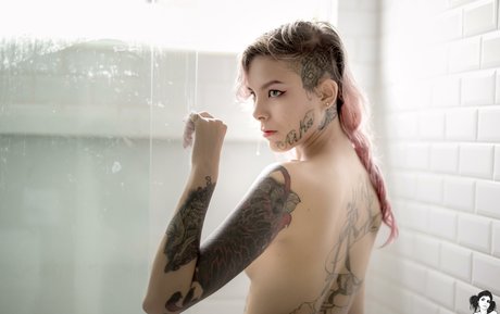 Tinta Nankin naked star images