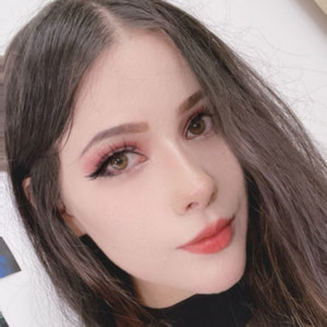 Laura Maya hot actress gallery