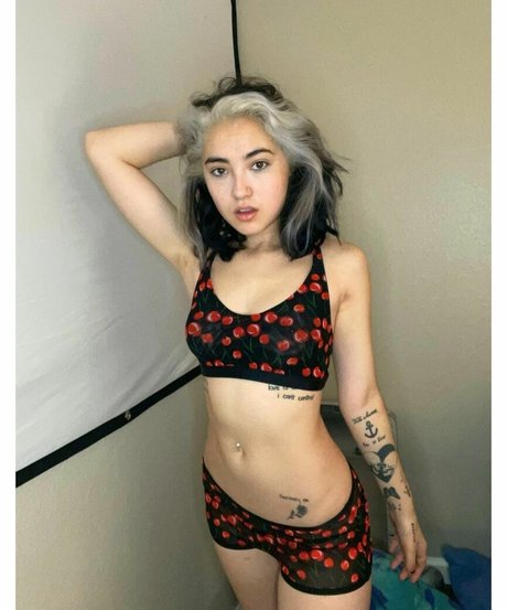 Jackieemuah model nude photo