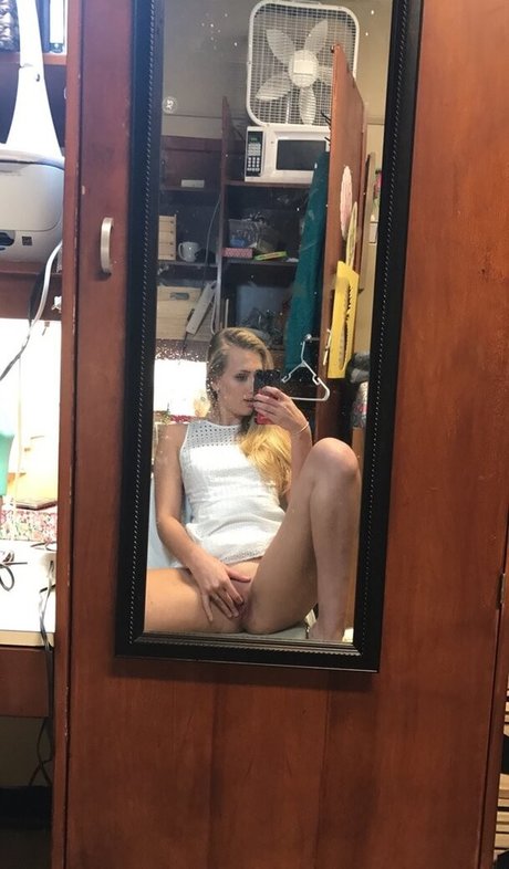 Bailey Anne Hector pornstar free image