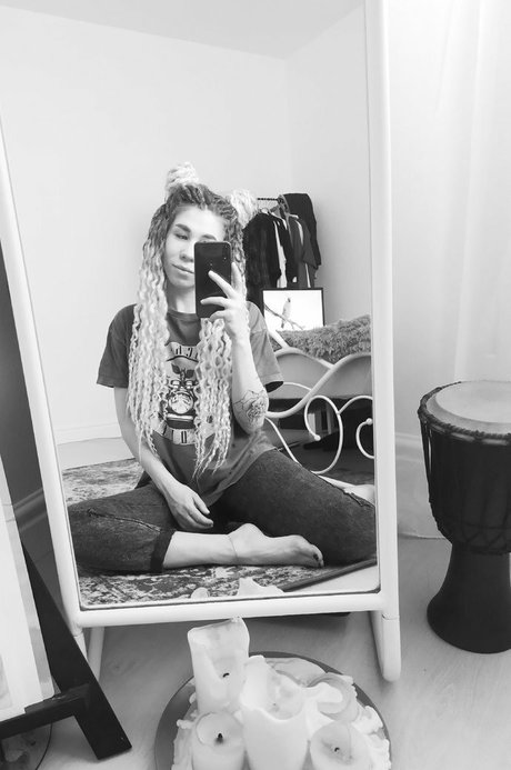 Rock it Kelly nudes pornstar img