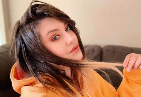 eileenexy star hot photo