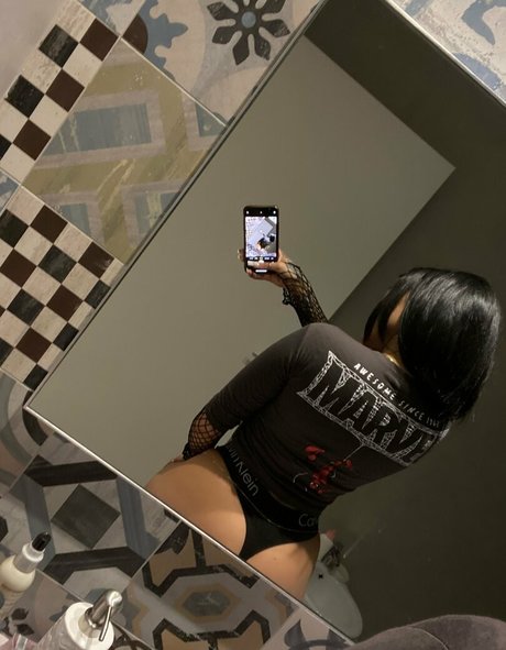 Morenamore naked pornstar pic