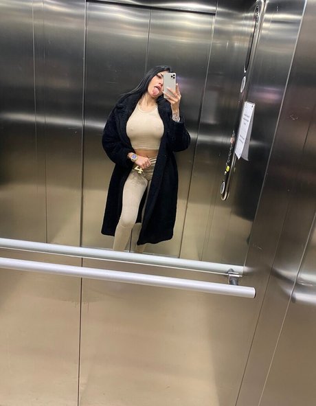 Morenamore hd model galleries