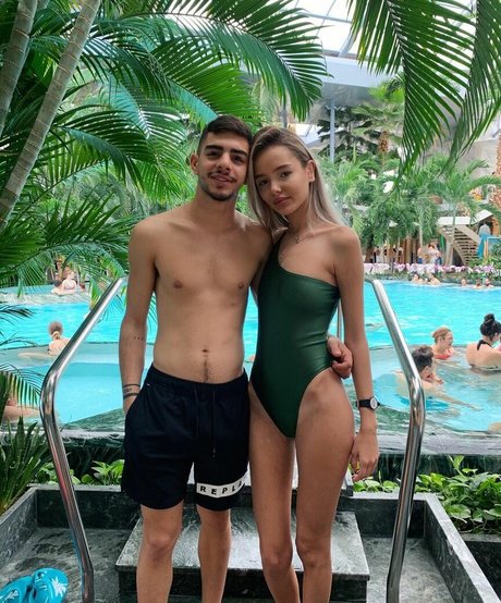 Mishel Zabelman sex model img